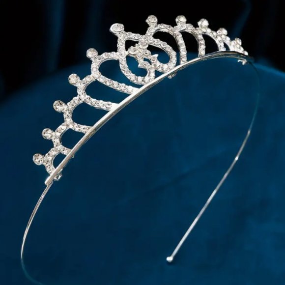 CRYSTAL TIARA in Silver - Picture 2 of 3
